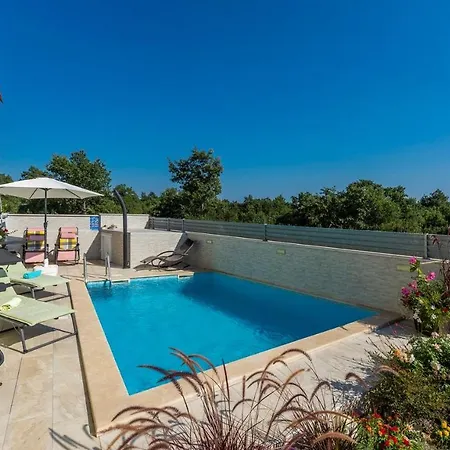 Holiday House Marija With Private Pool Vikendica