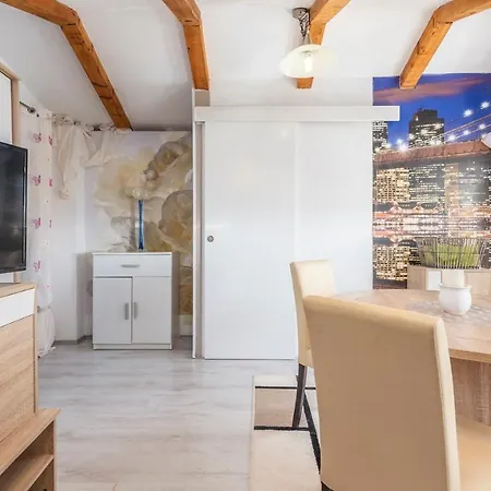 Holiday House Marija With Private Pool Casa vacanze *