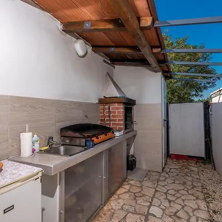 Holiday House Marija With Private Pool Vikendica