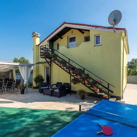 Holiday House Marija With Private Pool Casa vacanze
